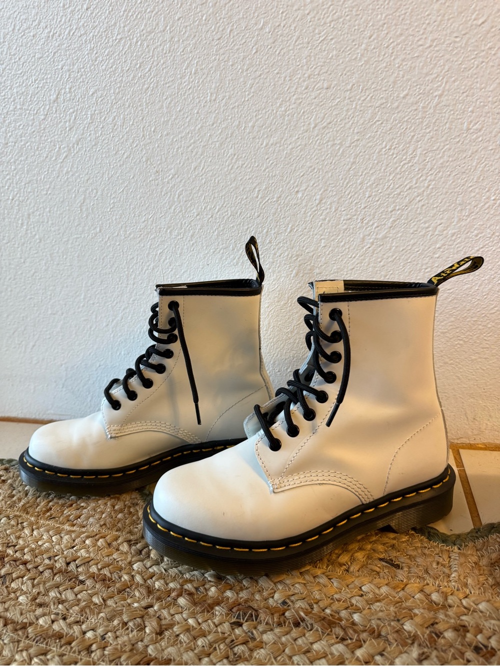 Dr. Martens 1460 White Smooth Leather Boots - Eye Combat Docs Laced [Size: 6]